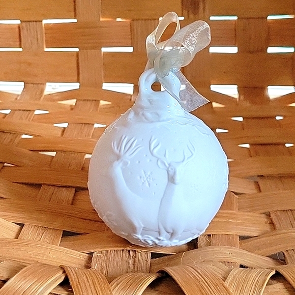 2011 LLADRO CHRISTMAS 🎄 BALL ORNAMENT - Picture 3 of 6